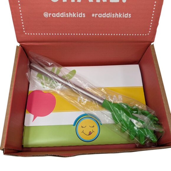 Raddish Kids Flavor Lab Pasta Server Green Silver Silicon Steel Recipes Patch - Picture 2 of 13